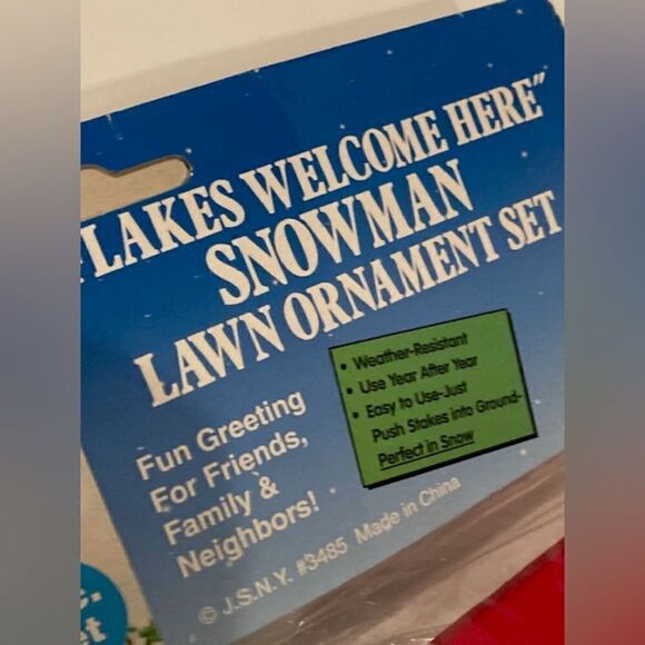 Snowman ‘Flakes Welcome Here’ Lawn Ornament Set & Flakes Snowman Sign - Picture 4 of 10